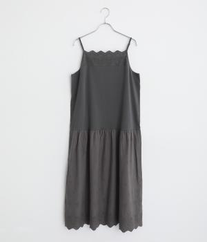 コットンスカラ刺繍ペチキャミワンピース(チャコールグレー-F)