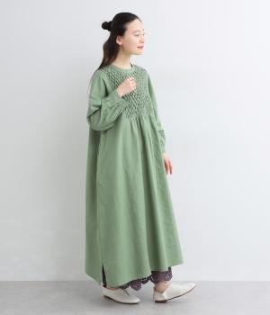 コットンリネン平織りスモッキングワンピース