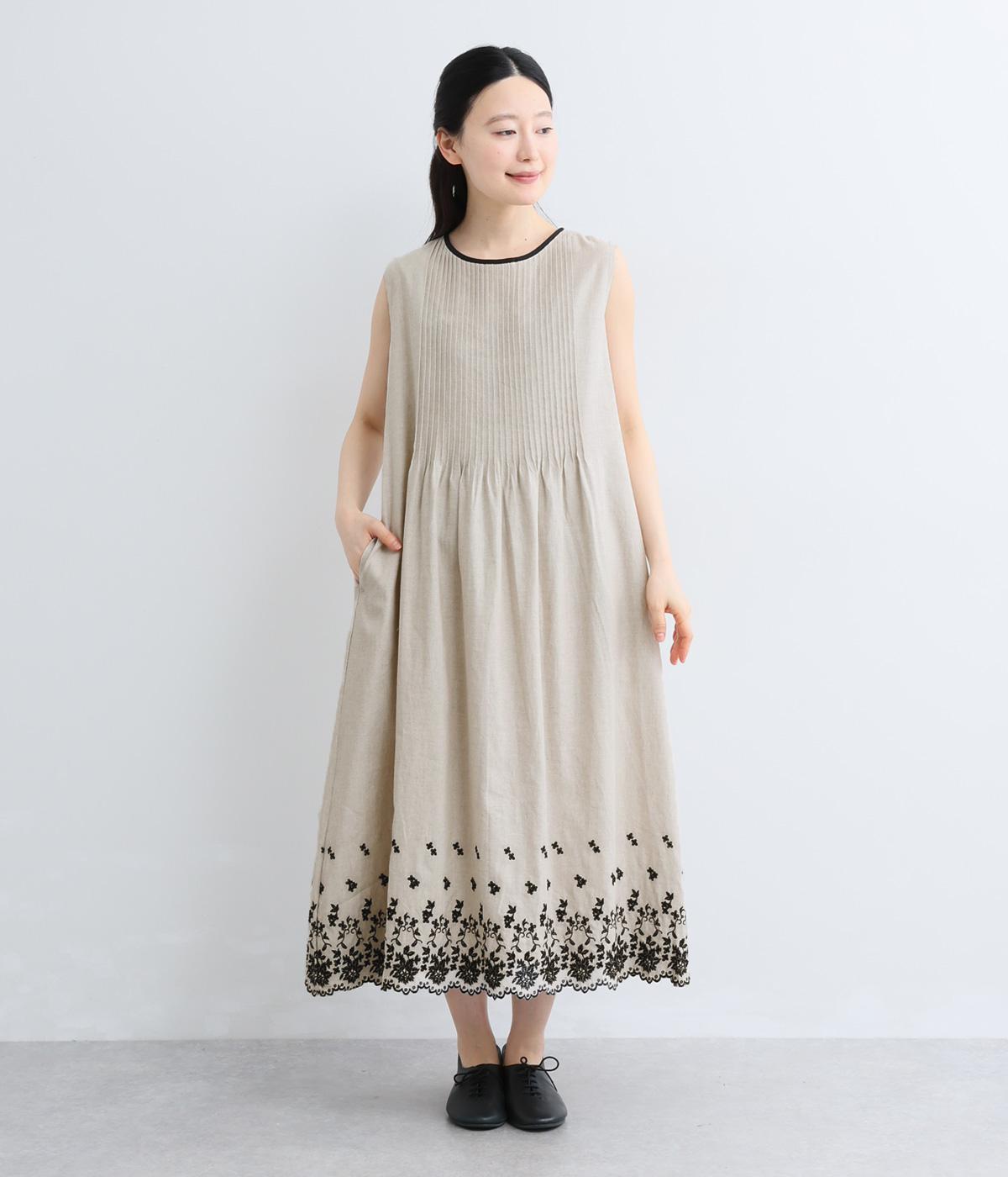 コットンリネンスカラ刺繍 ピンタックノースリーブワンピース｜ELLIFE