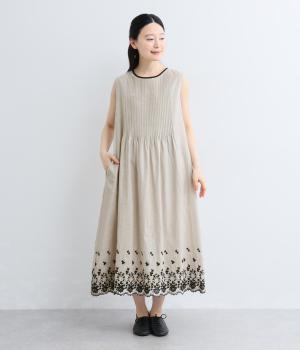 コットンリネンスカラ刺繍　ピンタックノースリーブワンピース(ナチュラル-F)