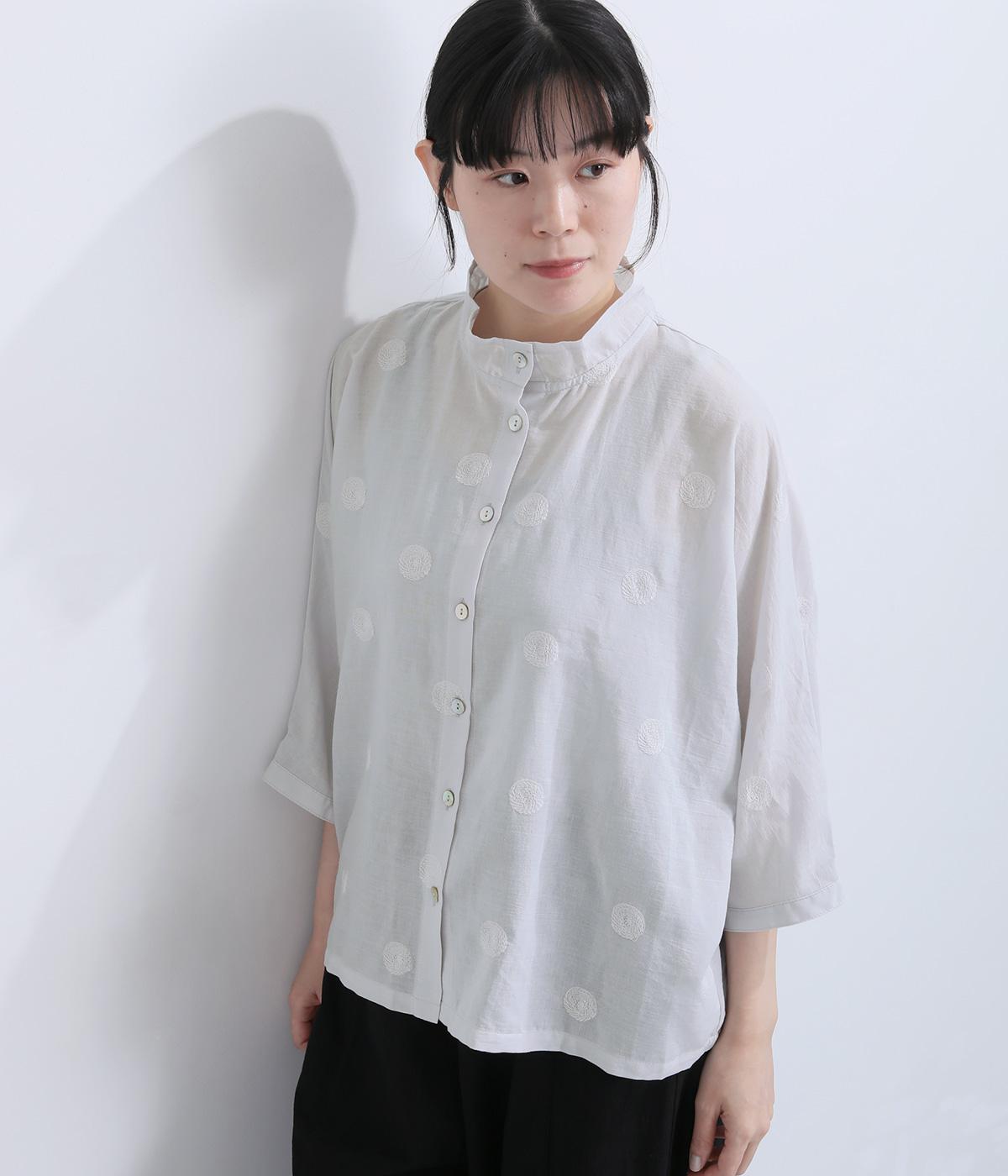 ドット刺繍スタンド襟ドルマンブラウス｜On y vua.（オニヴァ）の商品詳細