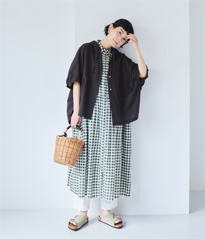 スラブ入りコットンボイルウエスト切替ギャザーワンピース(オフホワイト×グリーン-ONESIZE)