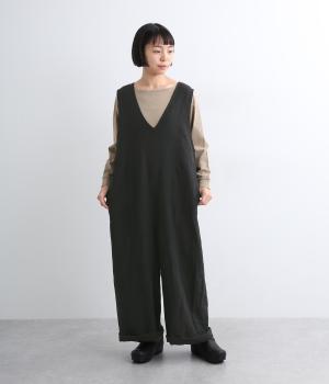 平織りリネンVネックサロペット(ブラック-ONESIZE)