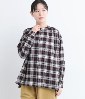 コットンヘリンボーン柄シャーリングバンドカラーヨークギャザーブラウス(ブラックチェック-F)