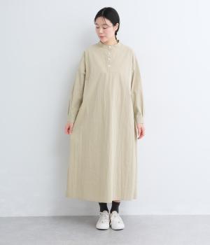 コットンナイロンワッシャーヘンリーネックワンピース(BACKポケット付)