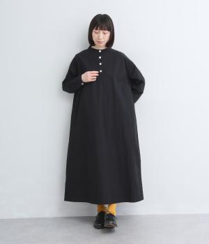 コットンナイロンワッシャーヘンリーネックワンピース(BACKポケット付)(ブラック-F)