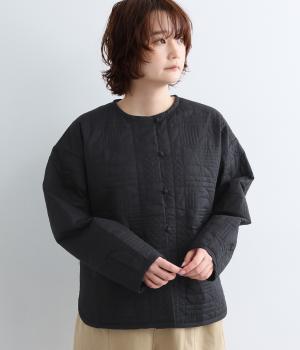 ボイル幾何学柄キルトラウンドヘムジャケット（ブラック・F）