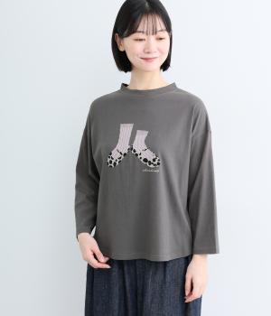 ラフィ天竺ラウンドヘム秋の足元フロッキーT(7分袖)（スミクロ・F）