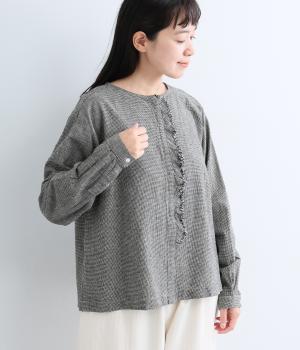 コットンリネン先染めフロントラッフルブラウス（ハウンドトゥース・F）
