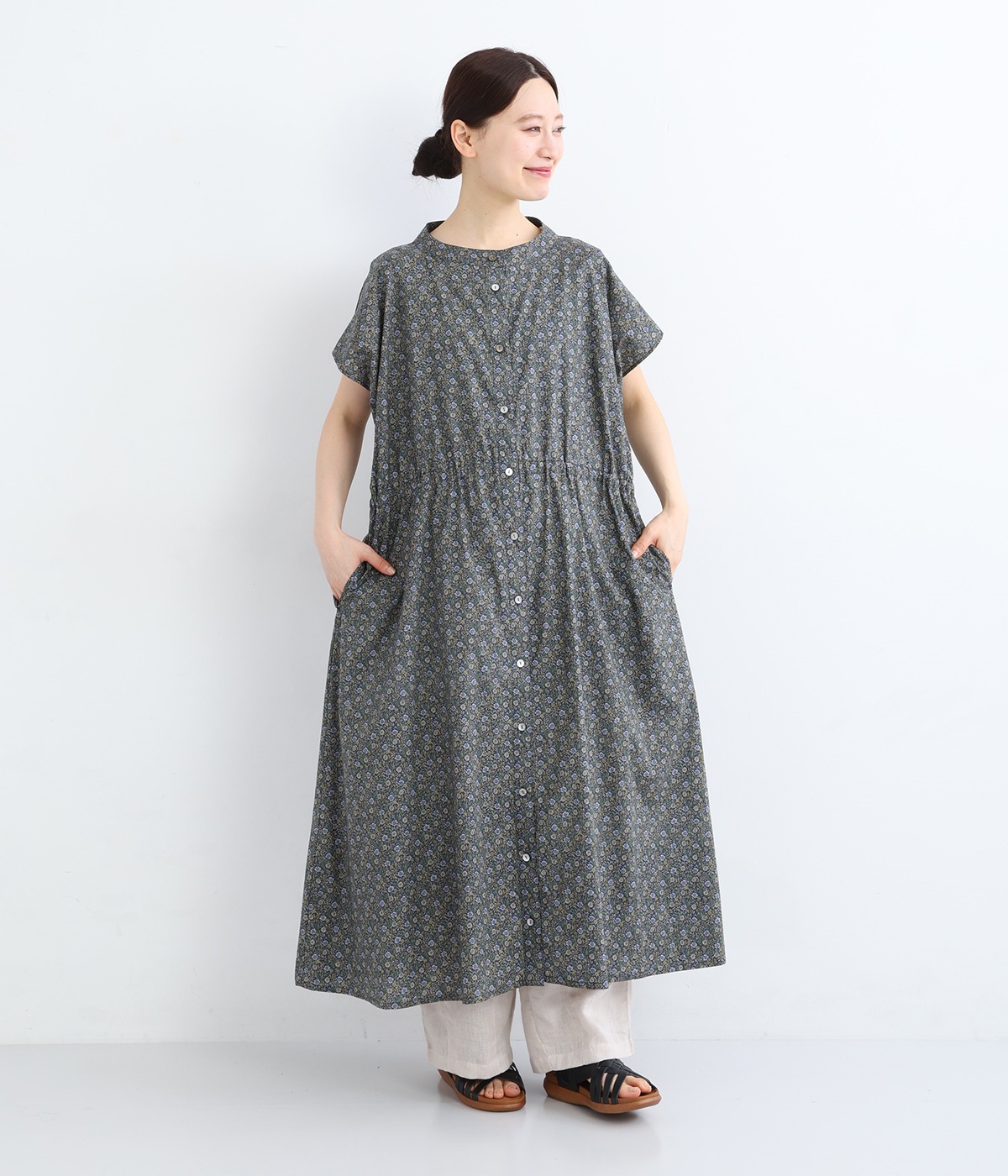 小花柄ボトルネックワンピース(ネイビー-ONESIZE)