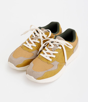 ライトスニーカー