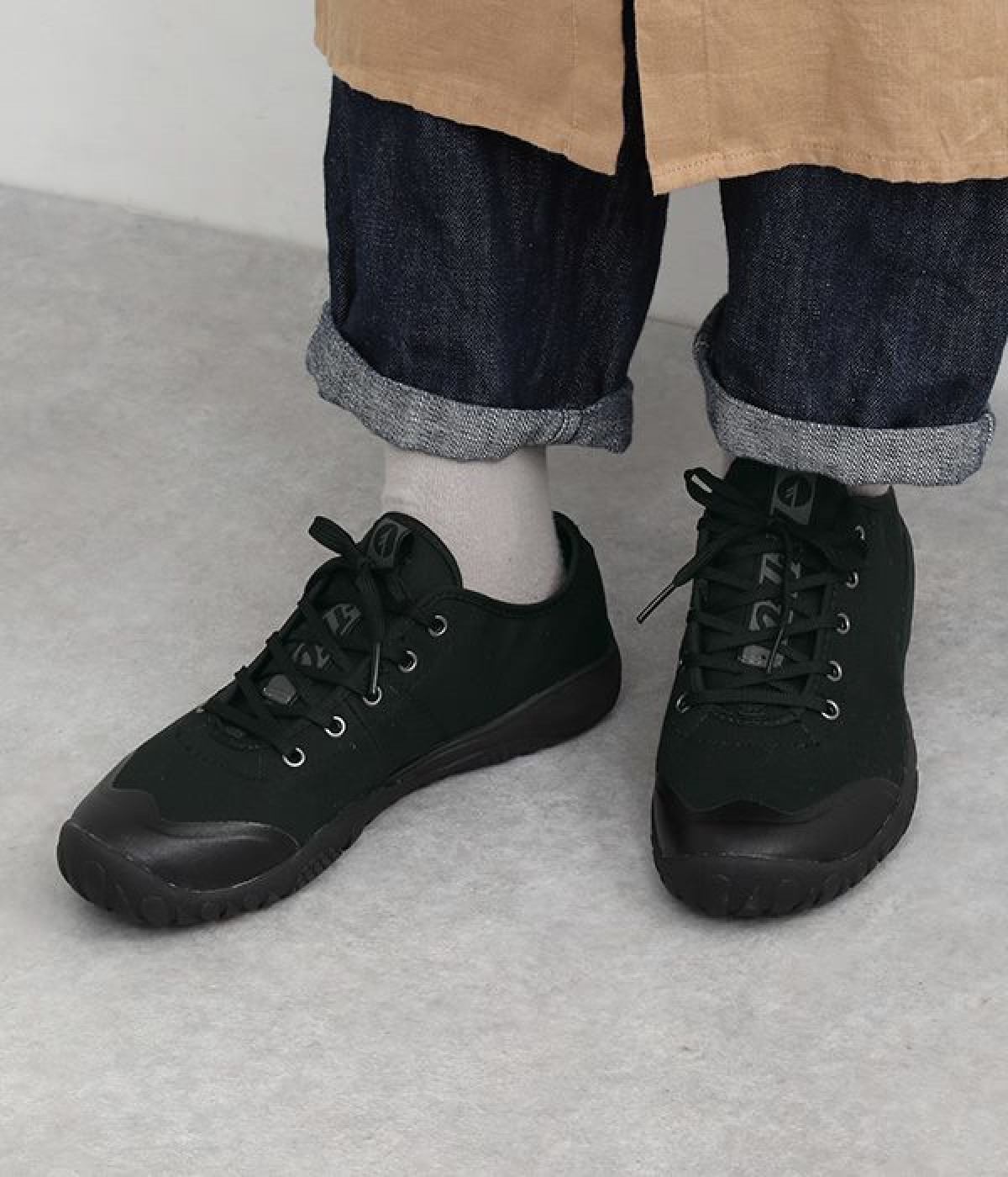 はっ水ローカットスニーカー　AMACRO OXⅡ(ブラック-240)