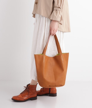 カウレザーショルダーバッグ