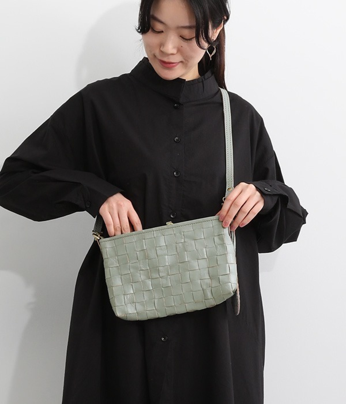 カウレザー　メッシュショルダーバッグ(ブルーグレー-ONESIZE)