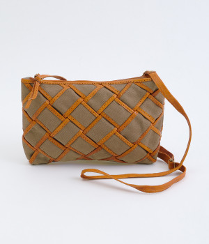 レザー×キャンバス　メッシュミニショルダー(オーク-ONESIZE)