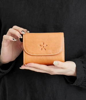 カウレザー 型押し折財布(ブラウン-ONESIZE)