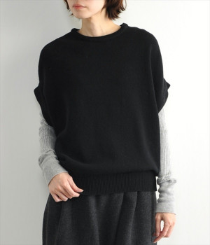 ラムウール　ポンチョベスト(ブラック-ONESIZE)