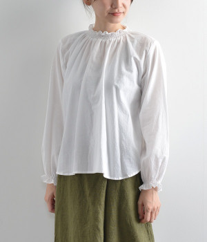 東炊きローンシャーリングブラウス(オフホワイト-ONESIZE)