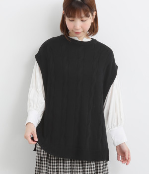 コットンケーブル編みサイドボタンベスト(ブラック-ONESIZE)