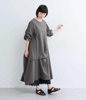 コットンリネン袖身頃タック変形ワンピース(チャコールグレー-F)