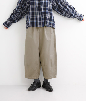 チノクロップドサーカスパンツ