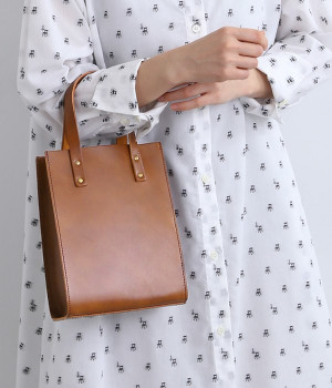 NUME　シカク TOTE　S(チョコ-ONESIZE)