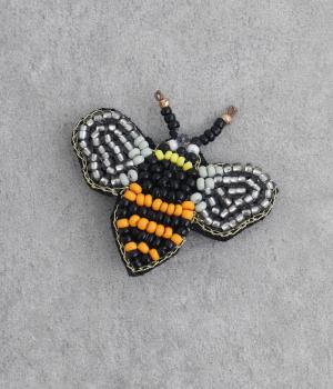 TINY BUG BEADS BROOCH(ハチ-F)