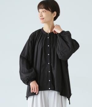 ギャザー使いスモックブラウス(ブラック-F)