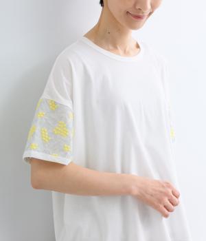 コットン天竺　袖刺繍ゆったりプルオーバー(オフ-F)