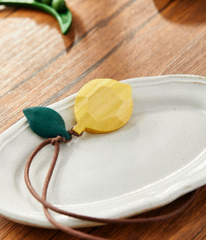 ウッドレモンネックレス