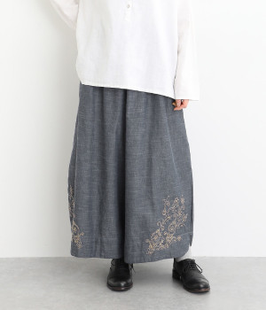 野菜とお花の刺繍シャンブレーワイドパンツ(ネイビー-ONESIZE)