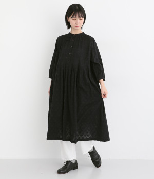 フローラルカットジャカードコットンワンピース(ブラック-ONESIZE)