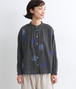 コットンリネン踊るお花たち刺繍シャツブラウス(ブラック-ONESIZE)