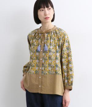 フローラルブロックプリントコットンブラウス