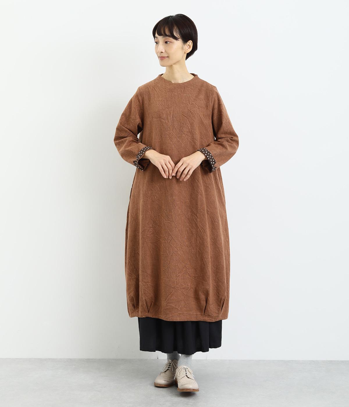 スラブストーンウォッシュ＆小さいポルカドットコクーンワンピース(ブラウン-F)