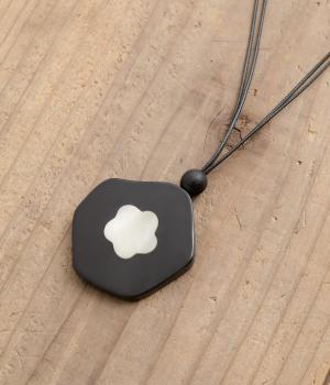 レジンフラワーネックレス