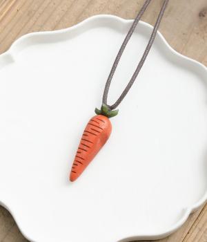 ウッドにんじんネックレス
