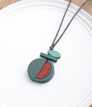 ウッドカットフルーツネックレス