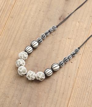 ウッドボールクロシェネックレス