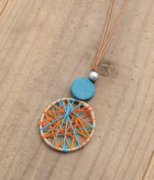 透かし糸かけネックレス