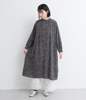 しずくドットプリントコットンサッカーシャツワンピース(ブラック-F)