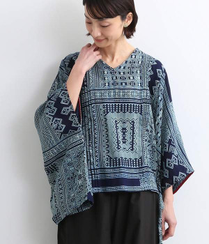 モン族柄藍染プリントプルオーバーブラウス