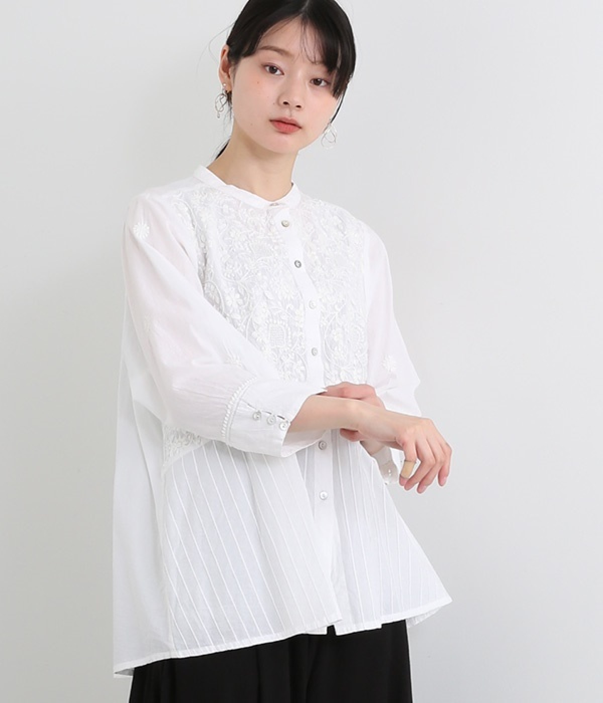 ラクノウ刺繍×ピンタックショートブラウス(ホワイト-ONESIZE)