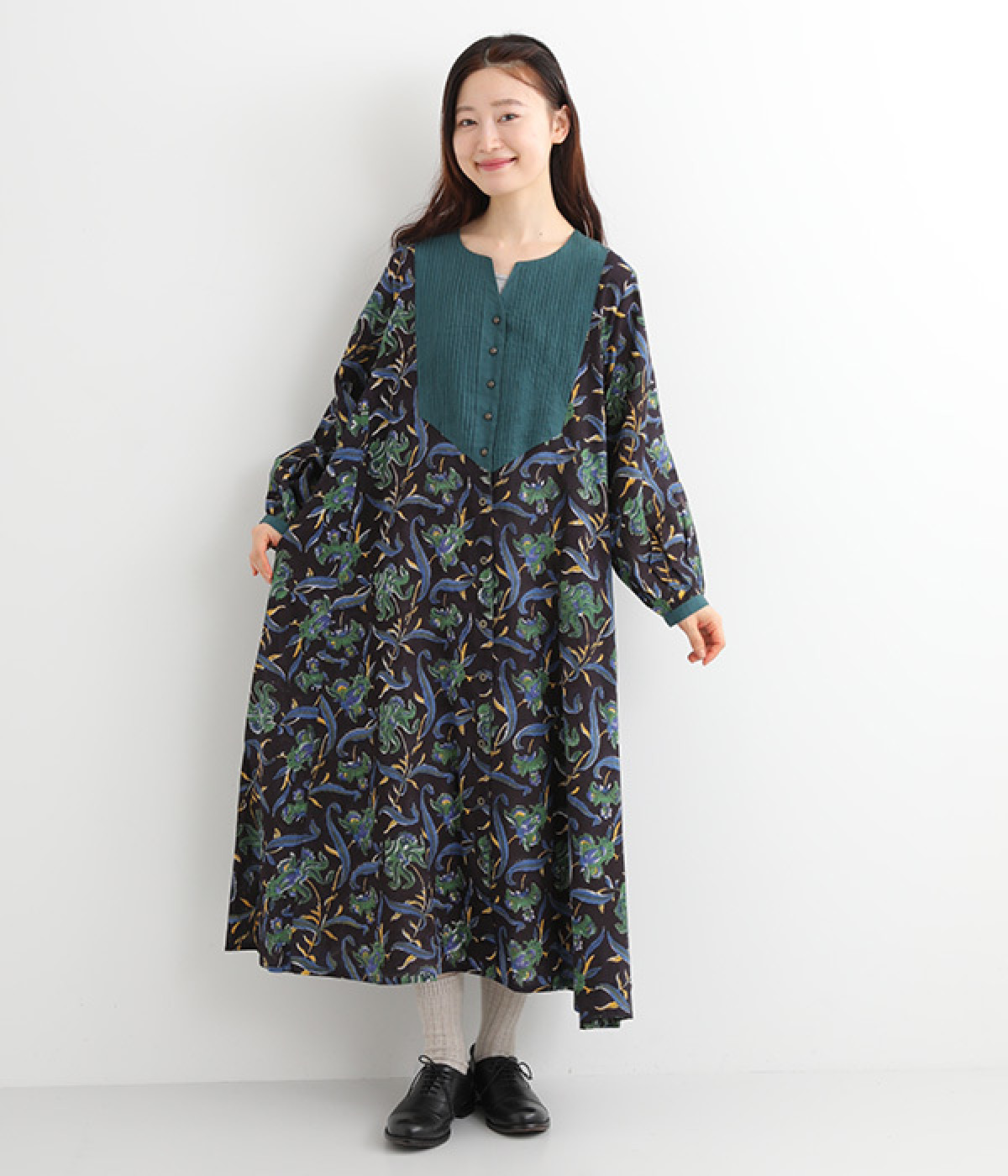 ビッグフラワープリントパイピングワンピース(ブラック-ONESIZE)