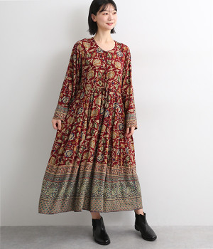 レーヨンフラワープリントワンピース