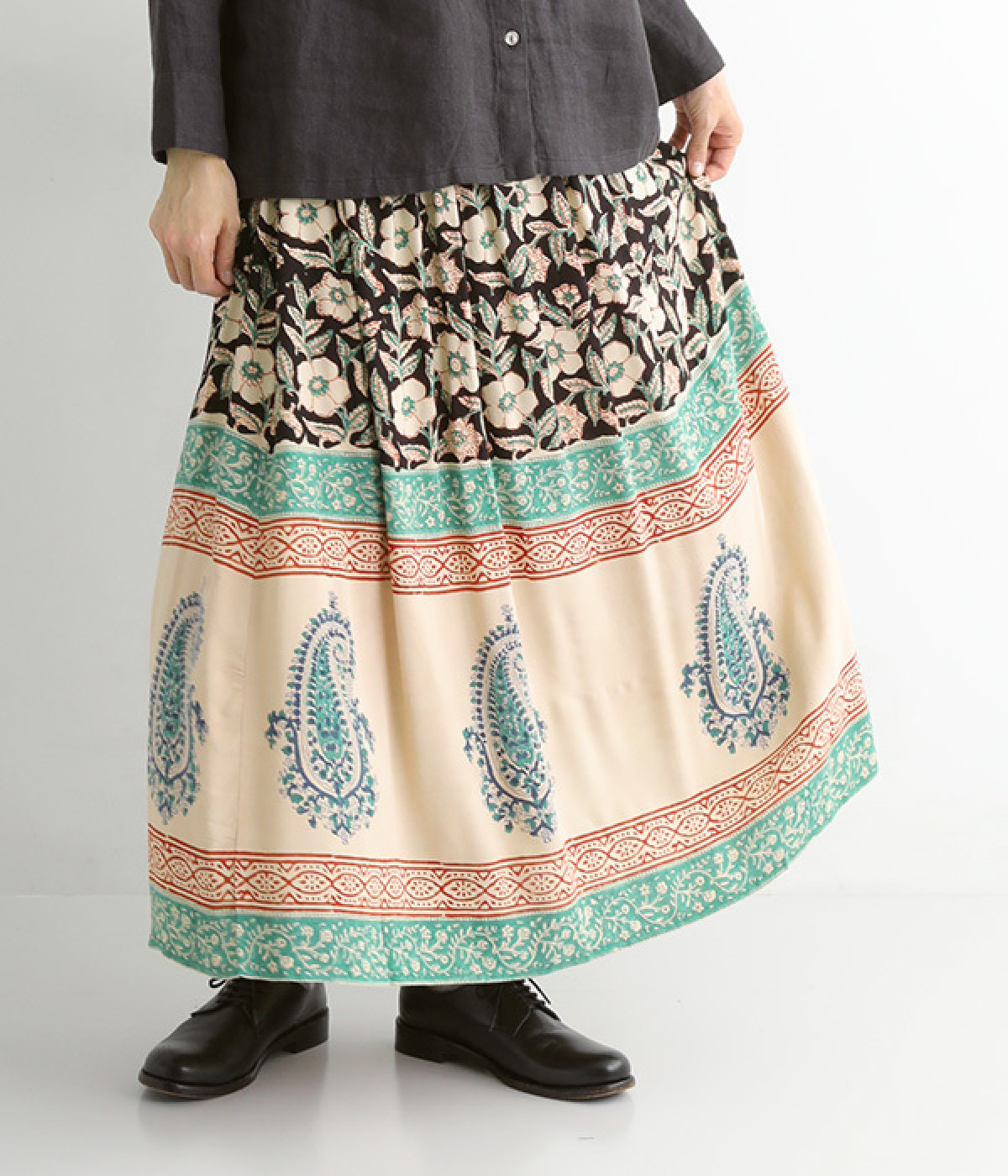 フラワーペイズリープリントスカート(ブラック-ONESIZE)