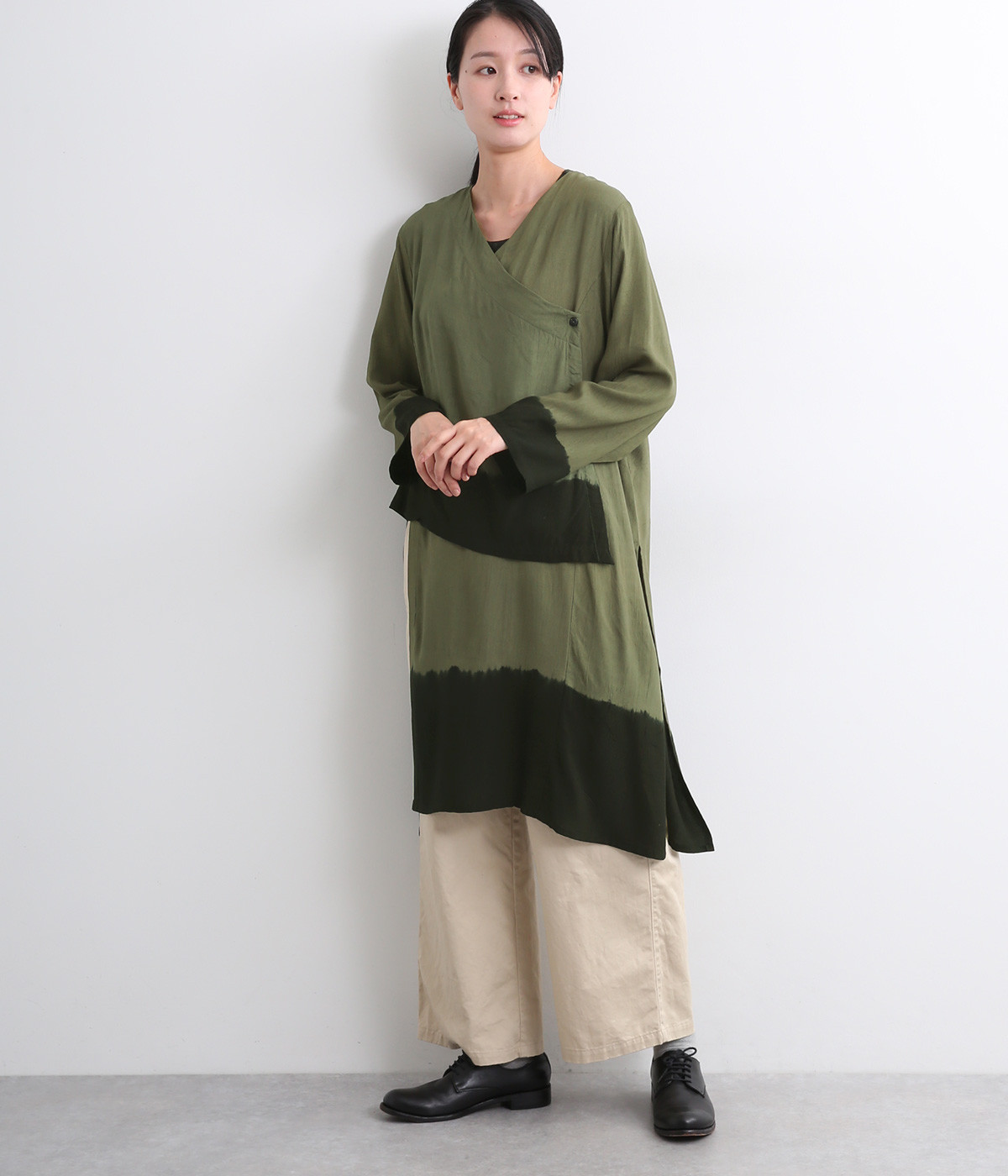 レーヨンアシンメトリースリットチュニック(カーキ-ONESIZE)