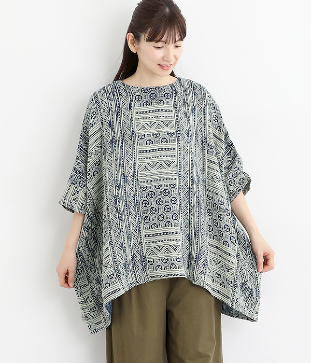 モン族柄藍染プリントプルオーバー(ネイビー-ONESIZE)