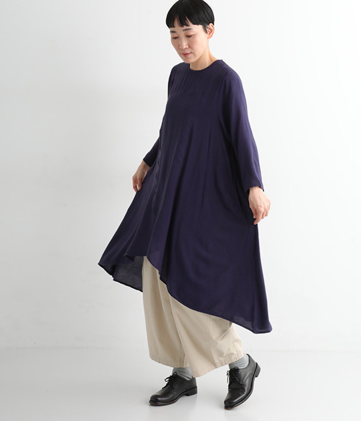 レーヨンストーンウォッシュラウンドレイヤーチュニック(ネイビー-ONESIZE)