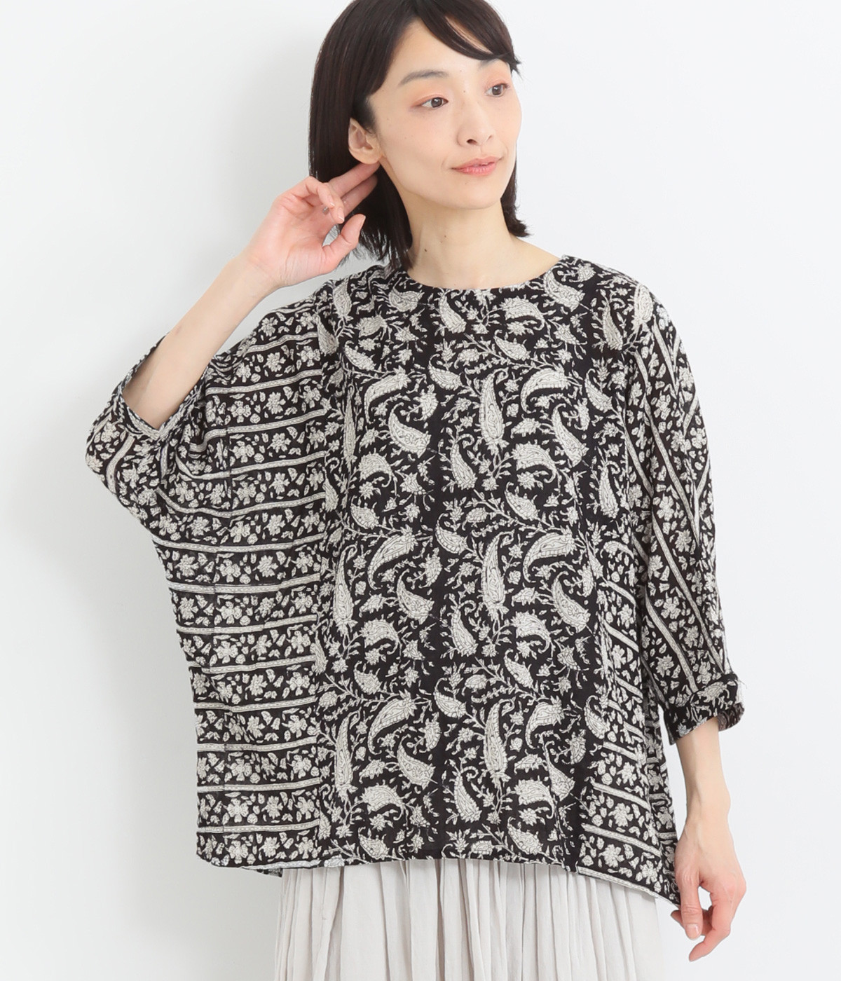 コットンペーズリーブロックプリントプルオーバー(ブラック-ONESIZE)